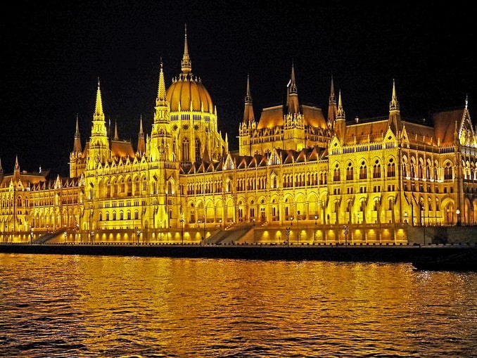 Hungarian Parliament - the best attraction in Budapest
