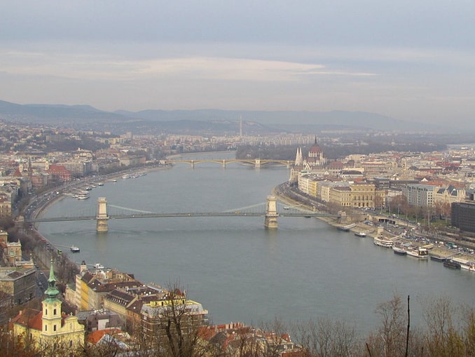 Budapest, Hungary, photo 12019 / Pixabay There is pretty warm weather in October in Budapest