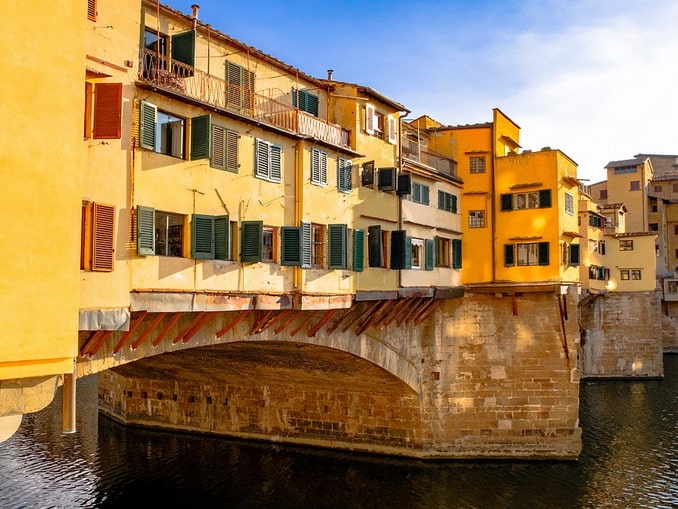 Ponte Vecchio - is one of the popular sights of Florence