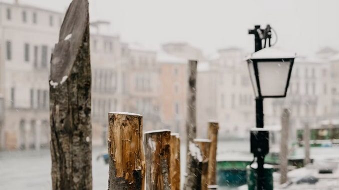 Venice, Winter, photo Darran Shen / Unsplash Venice is open in winter
