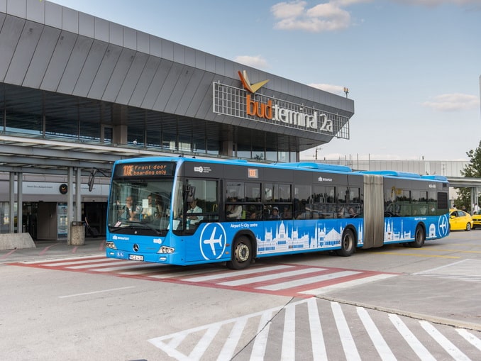 Bus route 100 E runs between the airport and Budapest