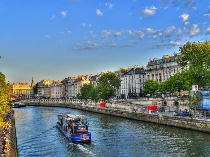 Seine river cruise offers unrivaled views of Paris in April