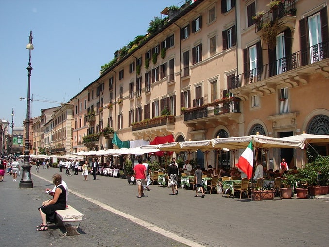 Which Piazza is best for eating in Rome?